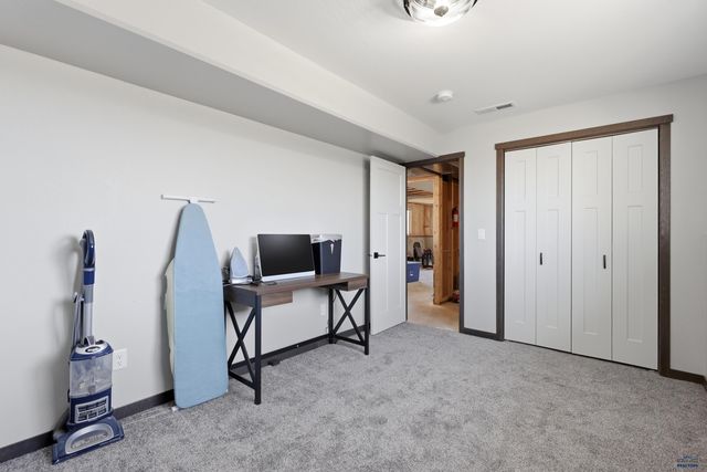 3677 BLACKPOWDER RD, Rapid City, SD 57703