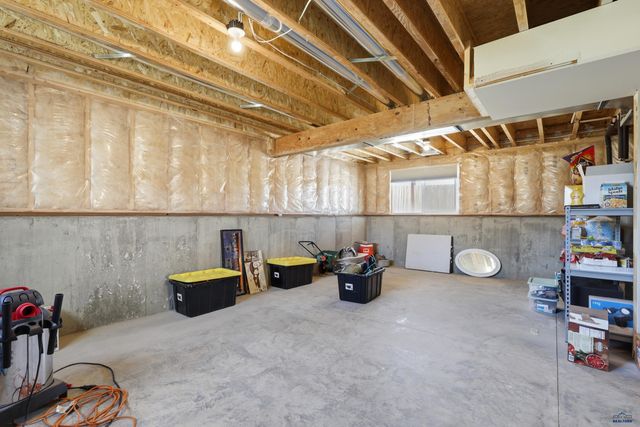 3677 BLACKPOWDER RD, Rapid City, SD 57703