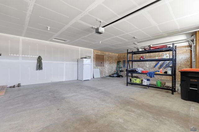 3677 BLACKPOWDER RD, Rapid City, SD 57703