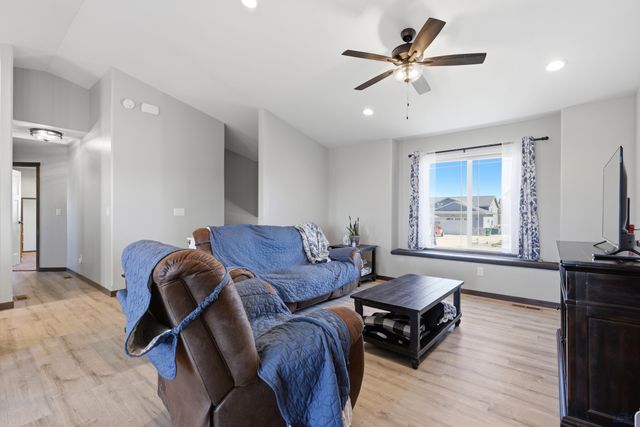 3677 BLACKPOWDER RD, Rapid City, SD 57703