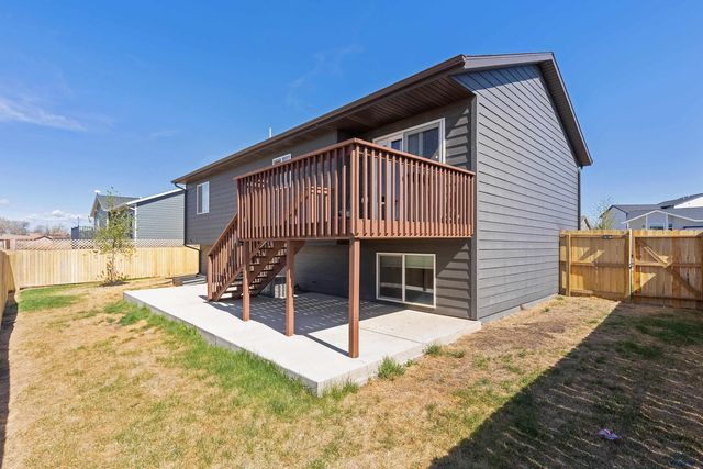 3677 BLACKPOWDER RD, Rapid City, SD 57703