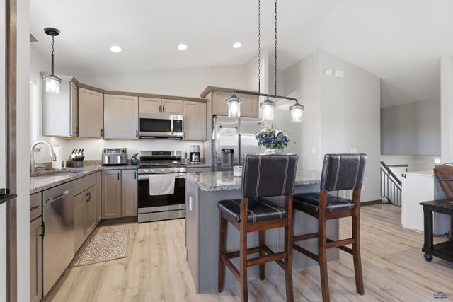3677 BLACKPOWDER RD, Rapid City, SD 57703