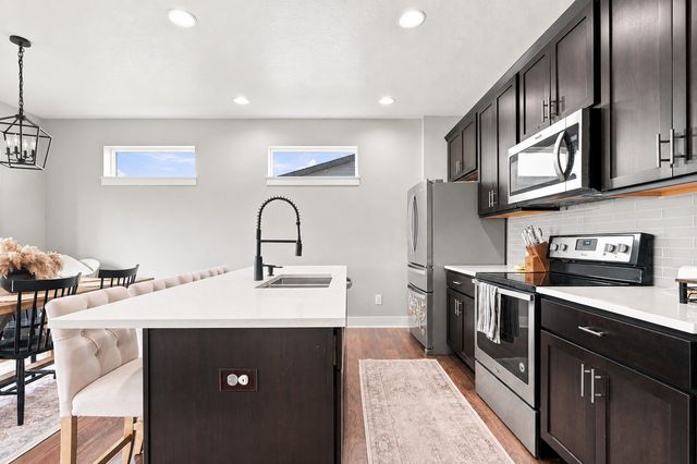 1812 Roebling Road, Adel, IA 50003