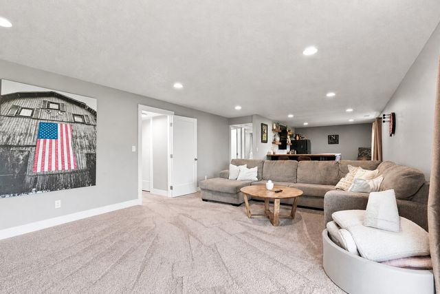 1812 Roebling Road, Adel, IA 50003