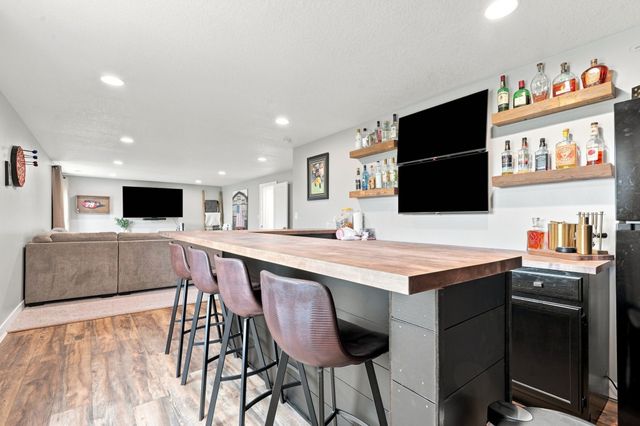 1812 Roebling Road, Adel, IA 50003