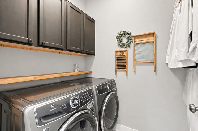 1812 Roebling Road, Adel, IA 50003