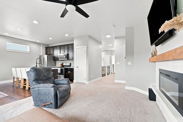 1812 Roebling Road, Adel, IA 50003