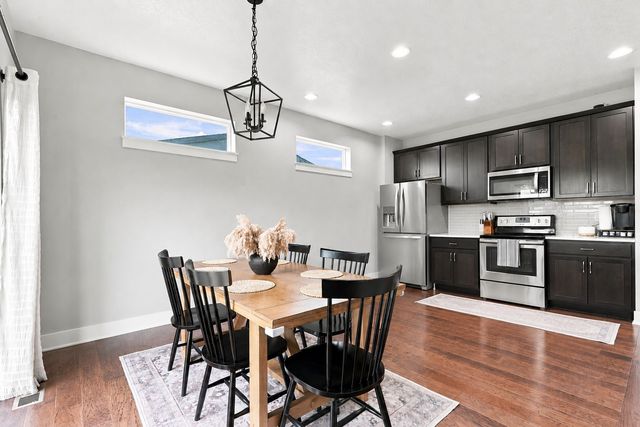 1812 Roebling Road, Adel, IA 50003