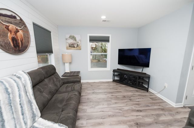 226 Woodview Ave, Spartanburg, SC 29306