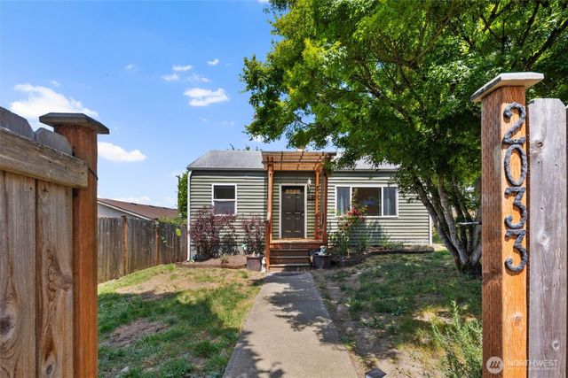 2033 Wright Avenue E, Tacoma, WA 98404