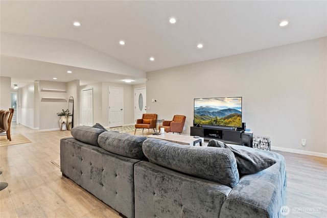 14314 110th Avenue Ct E, Puyallup, WA 98374