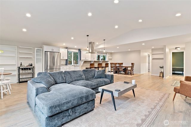 14314 110th Avenue Ct E, Puyallup, WA 98374