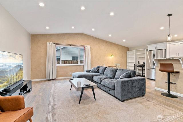 14314 110th Avenue Ct E, Puyallup, WA 98374