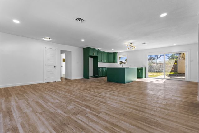 924 Whitestone Lane, Dallas, TX 75232