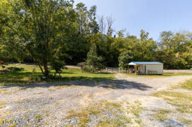 3287 Old Hwy 411, Dandridge, TN 37725