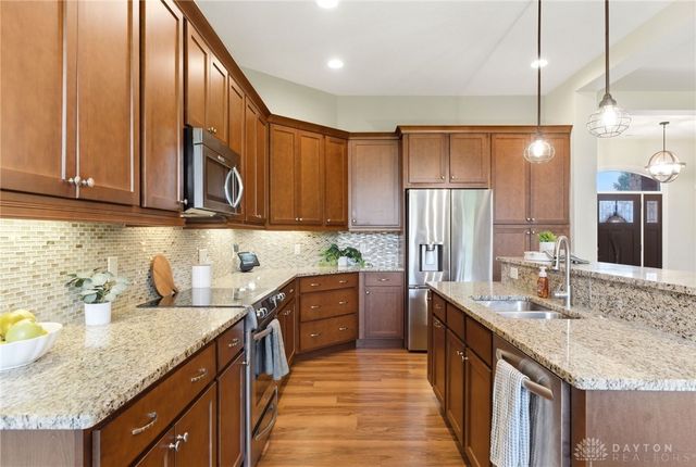 1387 Champions Way, Beavercreek Twp, OH 45385