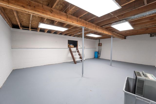12111 S Sherman Lake Drive, Augusta, MI 49012