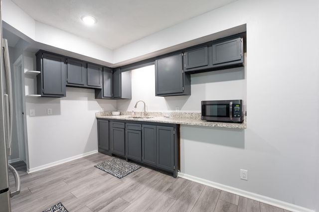 12111 S Sherman Lake Drive, Augusta, MI 49012