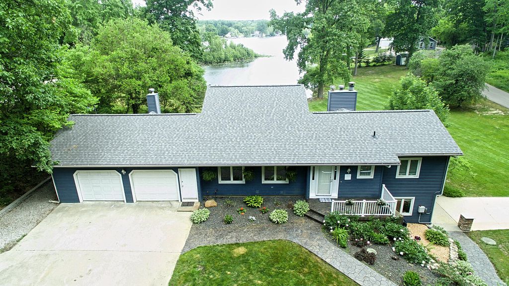 12111 S Sherman Lake Drive, Augusta, MI 49012