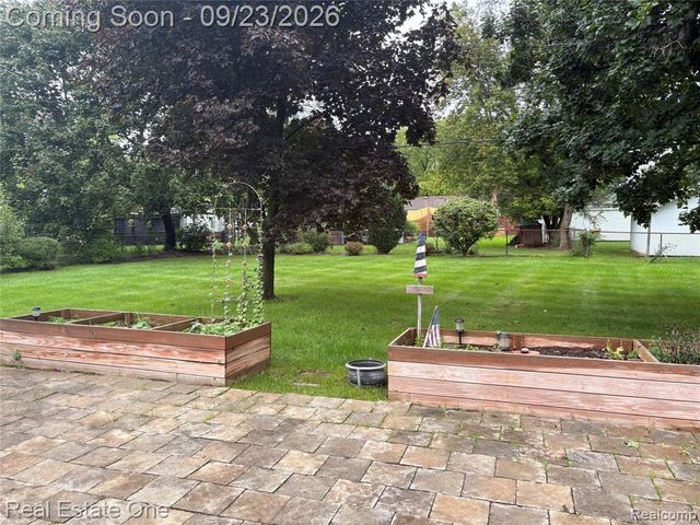 3602 Percy King Road, Waterford, MI 48329