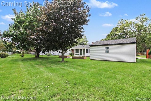3602 Percy King Road, Waterford, MI 48329