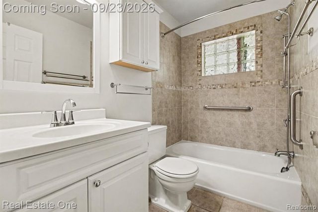 3602 Percy King Road, Waterford, MI 48329