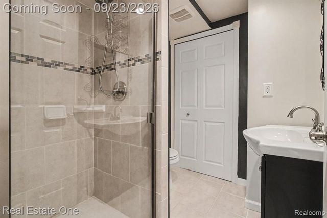 3602 Percy King Road, Waterford, MI 48329