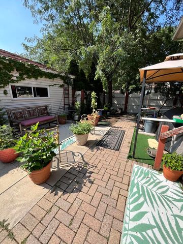 10902 S Hoyne Avenue, Chicago, IL 60643