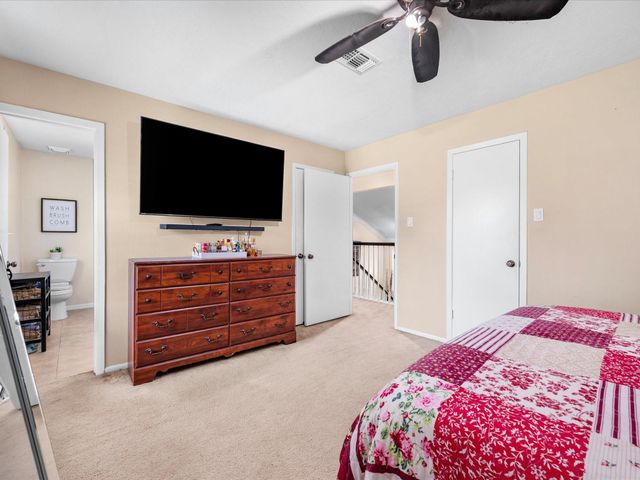 205 Oak Harbor Dr, Houston, TX 77062