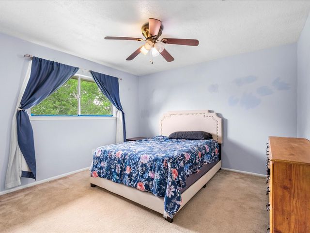 205 Oak Harbor Dr, Houston, TX 77062