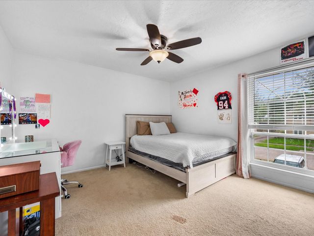 205 Oak Harbor Dr, Houston, TX 77062