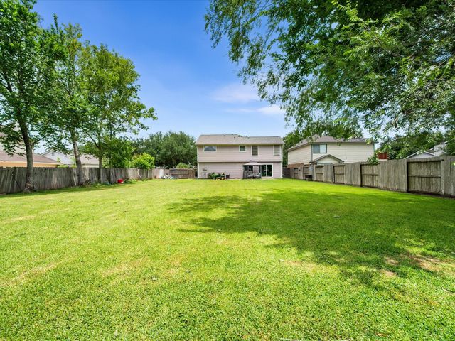 205 Oak Harbor Dr, Houston, TX 77062