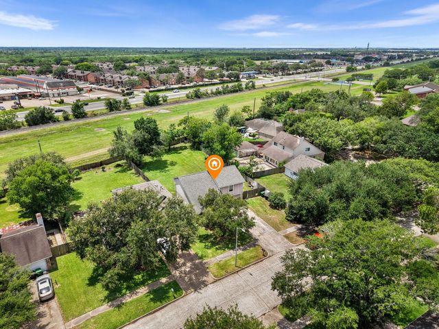205 Oak Harbor Dr, Houston, TX 77062