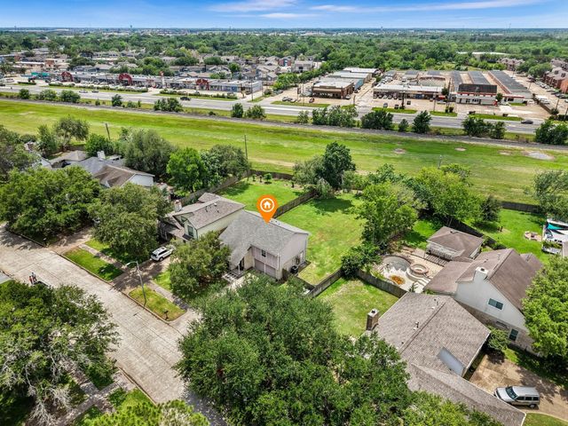 205 Oak Harbor Dr, Houston, TX 77062