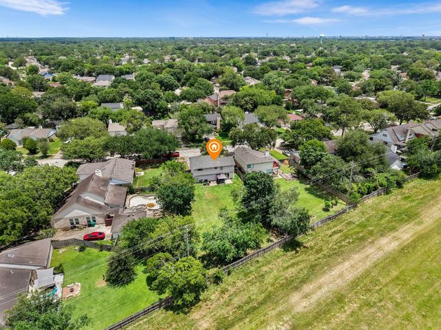 205 Oak Harbor Dr, Houston, TX 77062