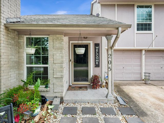 205 Oak Harbor Dr, Houston, TX 77062