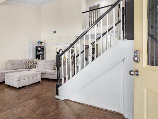 205 Oak Harbor Dr, Houston, TX 77062