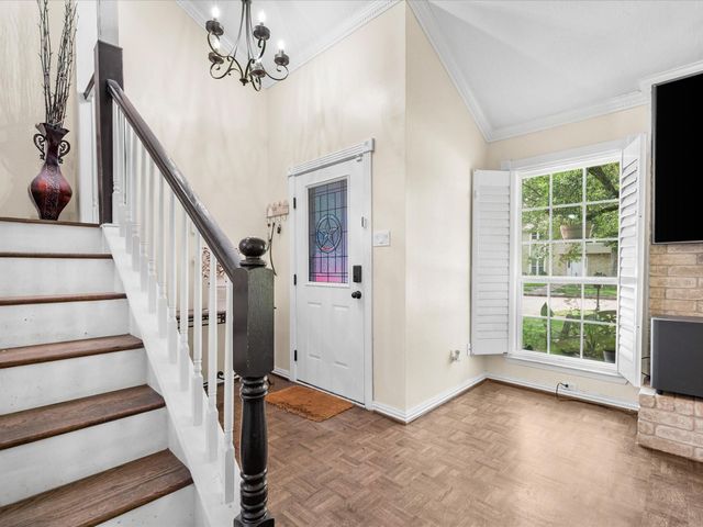 205 Oak Harbor Dr, Houston, TX 77062