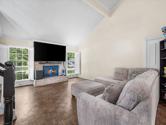 205 Oak Harbor Dr, Houston, TX 77062
