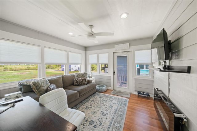 95 Orleans Street S, Matagorda, TX 77457