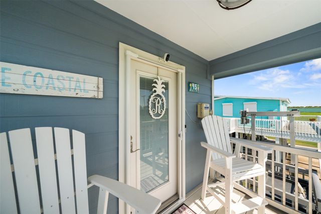 95 Orleans Street S, Matagorda, TX 77457