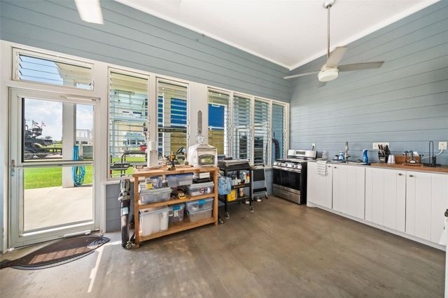 95 Orleans Street S, Matagorda, TX 77457