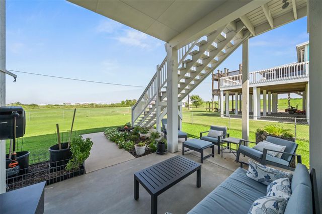 95 Orleans Street S, Matagorda, TX 77457