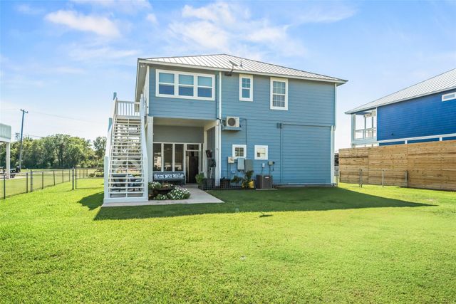 95 Orleans Street S, Matagorda, TX 77457