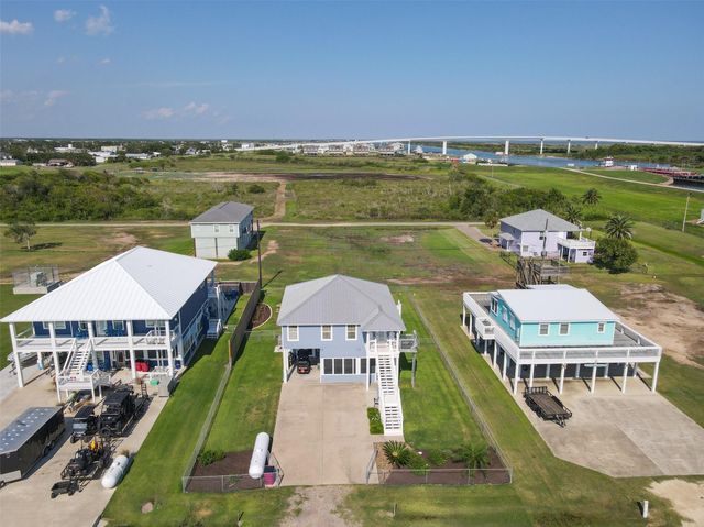 95 Orleans Street S, Matagorda, TX 77457