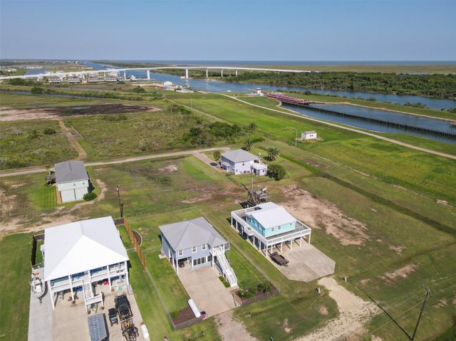 95 Orleans Street S, Matagorda, TX 77457
