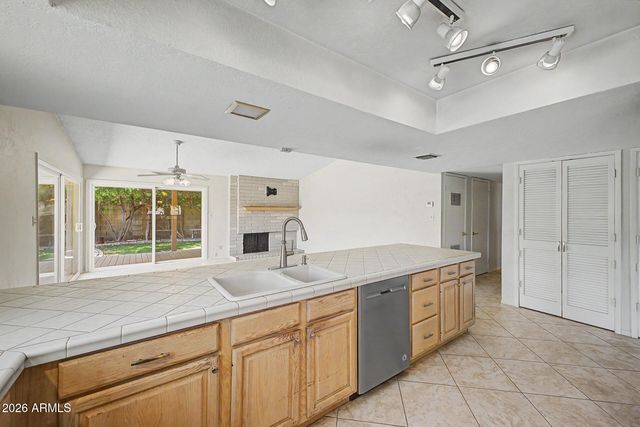 965 E LAMPLIGHTER Lane, Tempe, AZ 85283