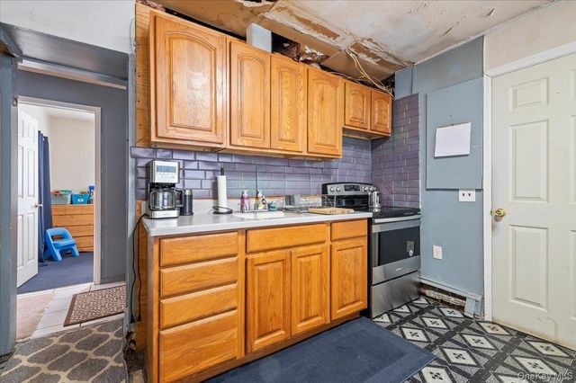 122 Balsam Lane, Levittown, NY 11756