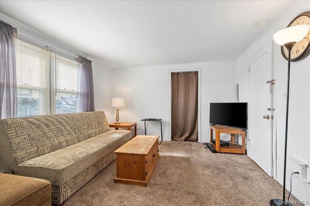 122 Balsam Lane, Levittown, NY 11756