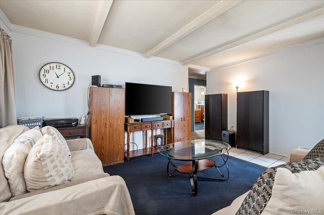 122 Balsam Lane, Levittown, NY 11756